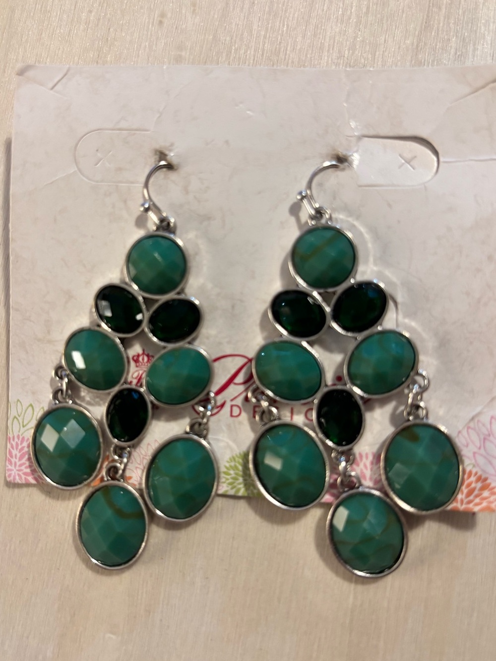 NWT Premier Designs Green Faceted Chandelier Dangle Earrings